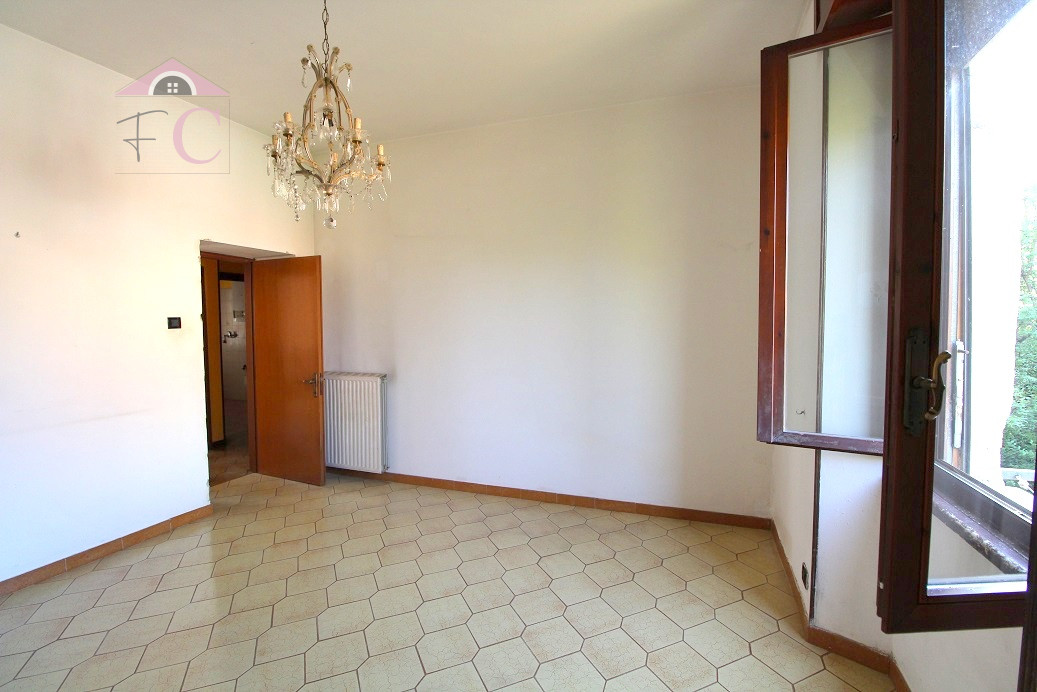 narni piano rialzato luminoso comodo ai servizi 10.jpg